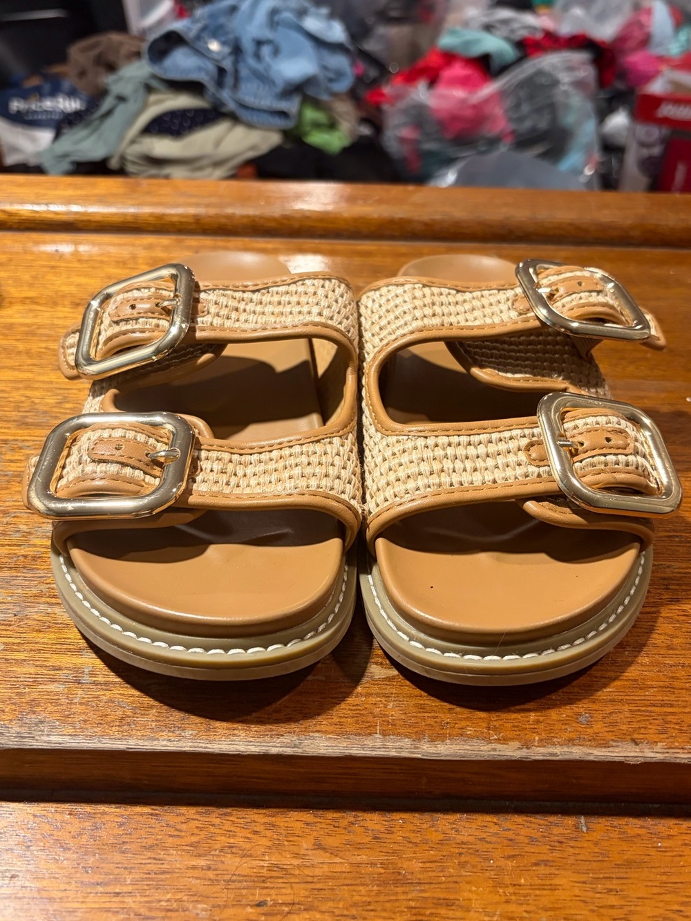 Womens universal thread sandals size 7
